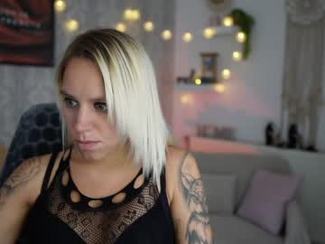 girl Cam Girls Masturbating With Dildos On Chaturbate with cherry__blond