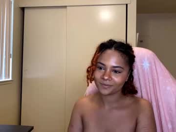 girl Cam Girls Masturbating With Dildos On Chaturbate with zombeeberry
