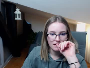 girl Cam Girls Masturbating With Dildos On Chaturbate with lamel_