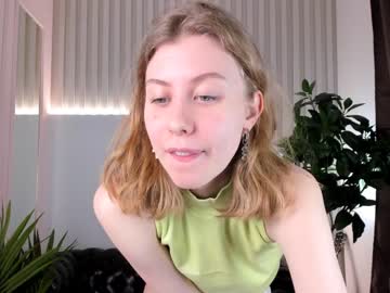 girl Cam Girls Masturbating With Dildos On Chaturbate with leslie_that_one